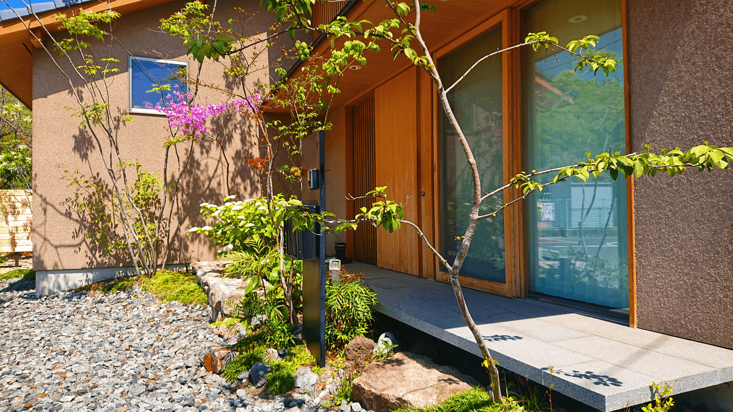 玄関アプローチ特集 お庭の実例 福山市の外構 エクステリア 庭のデザインと施工なら ロケーションのある暮らしを そらやlandscape
